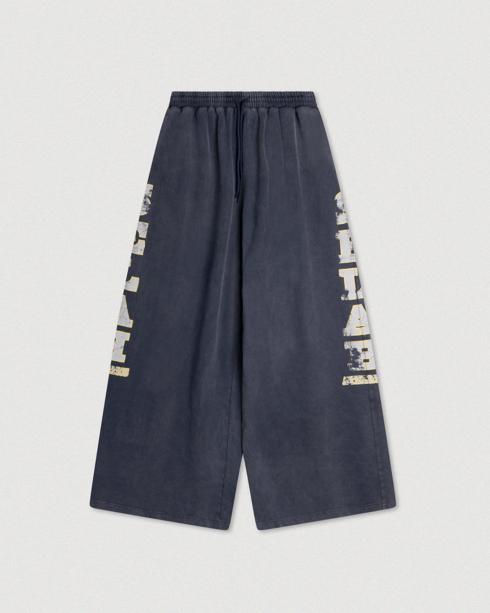 GOLIATHATHLETICSWEATPANTSFRONT (1) SELAH MARATHON SUPER WIDE SWEATPANTS